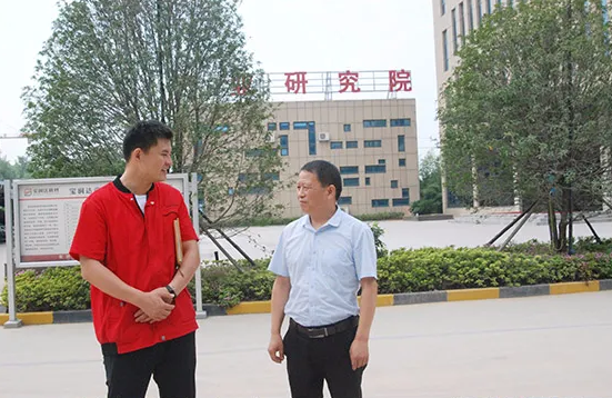 【政府關懷】市產業(yè)集聚區(qū)領導一行慰問寶潤達一線員工